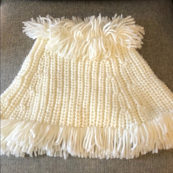 ๐NWT Girls Winter Shawl in holiday gift bag!!! - Picture 1 of 3